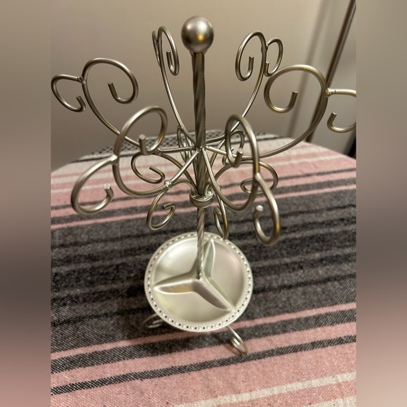🔥 EUC. jewelry rack (spins) - Picture 8 of 10